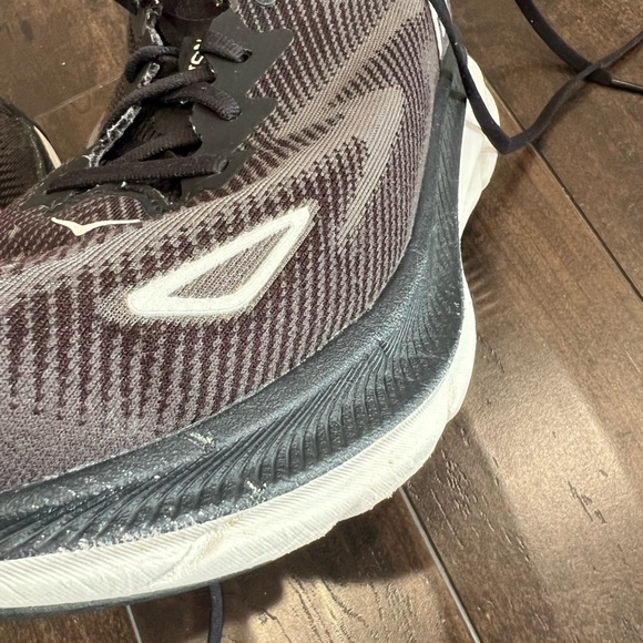 Hoka Men's Clifton 9 Wide Athletic Shoes - Picture 13 of 13